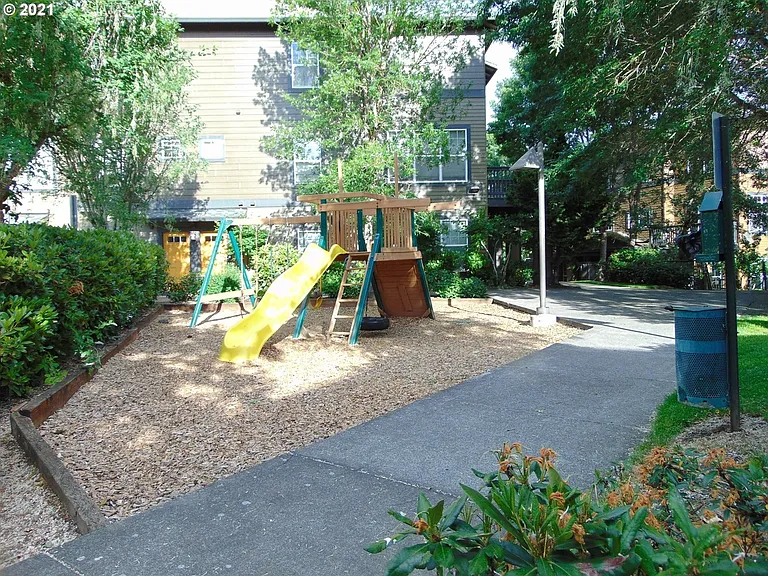 1120 SW 170th Ave #101 — Photo 15