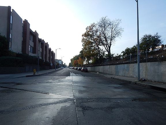 5th image of 5409 Yarmouth Ave Unit 10
