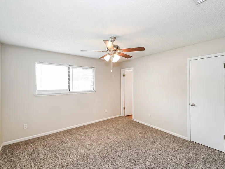 8442 Finwood Ave — Photo 9