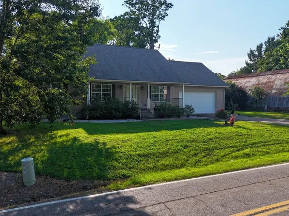 211 S Main St, Hornbeak, TN 38232