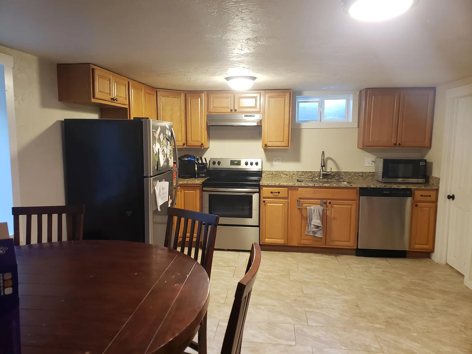 1045 Kingston St — Photo 2