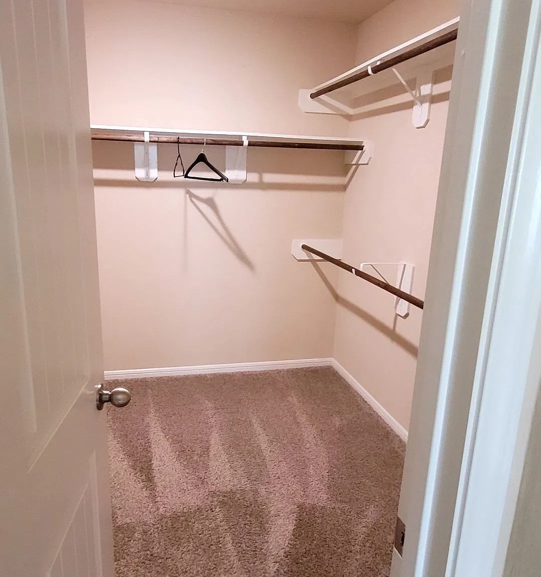 3 bed, 1465 sqft, $2,300 — Photo 4