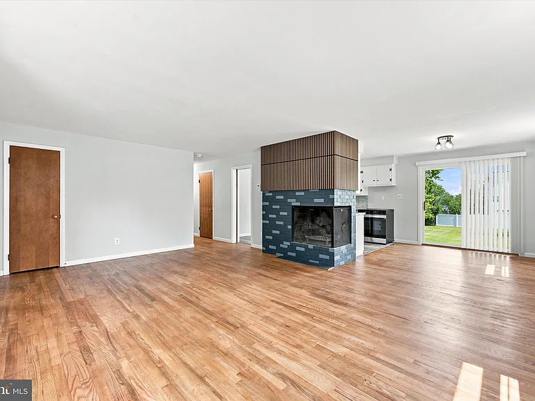 112 Stump Rd — Photo 3
