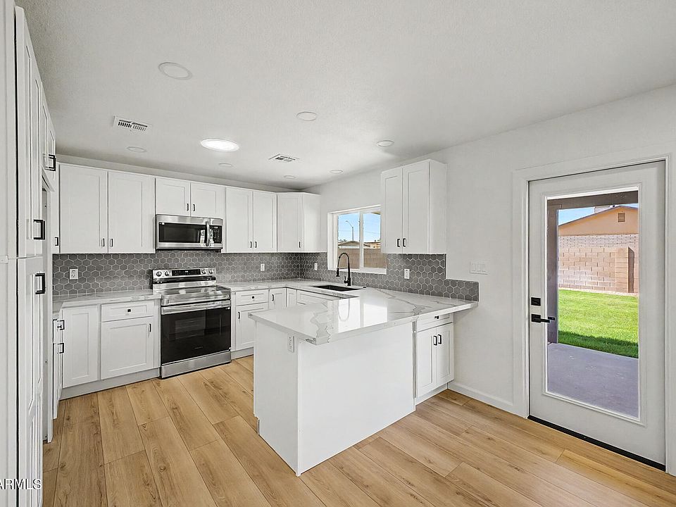 1st image of 5036 W BEVERLY Lane