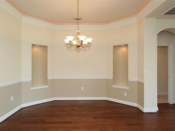 4th image of 34 Parkway Pl