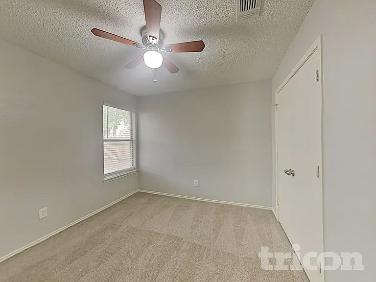 10525 Flamewood Dr — Photo 30