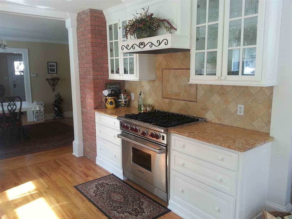 1st image of 320 Nelson Ave