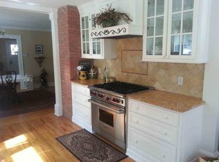 320 Nelson Ave, Saratoga Springs, NY 12866