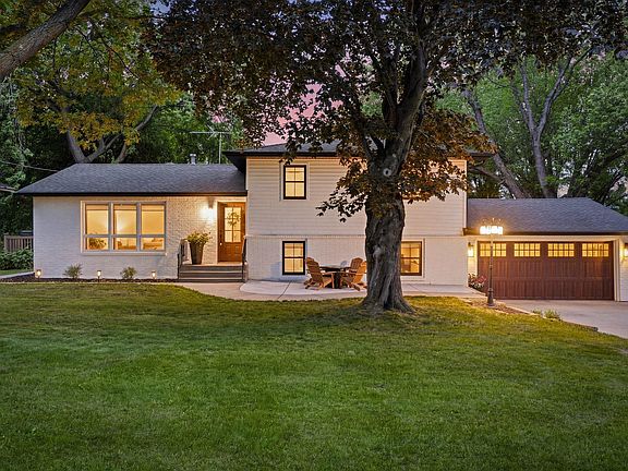 2nd image of 6525 Maple Dr