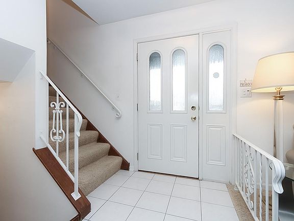 2nd image of 181 Courtenay Ln