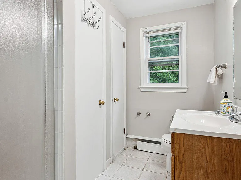 10307 Beaumont St — Photo 15