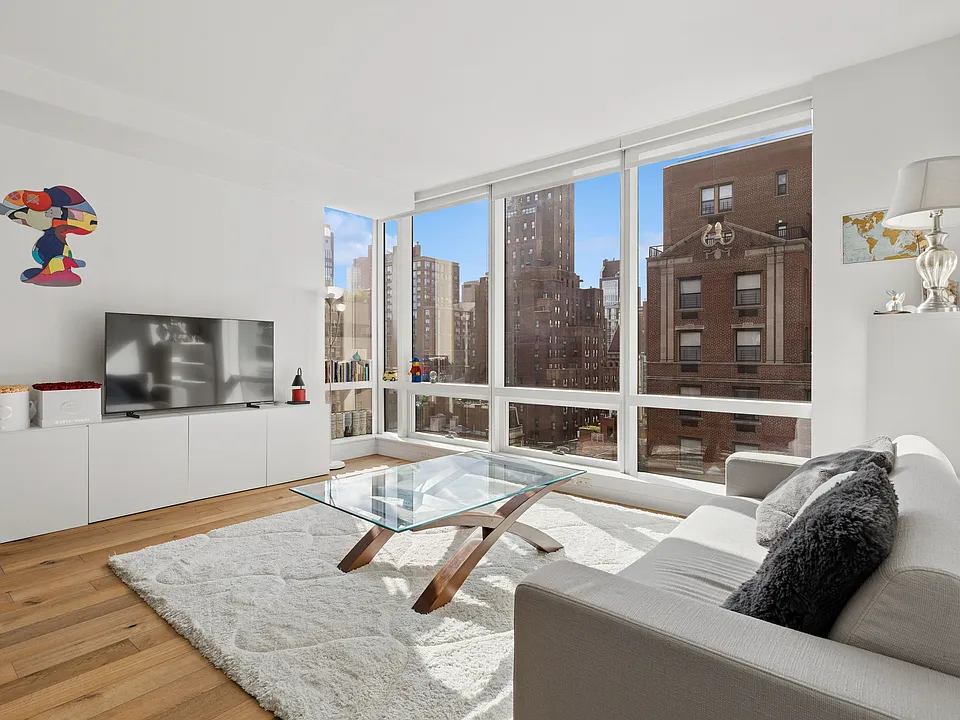 325 Lexington Ave #12A