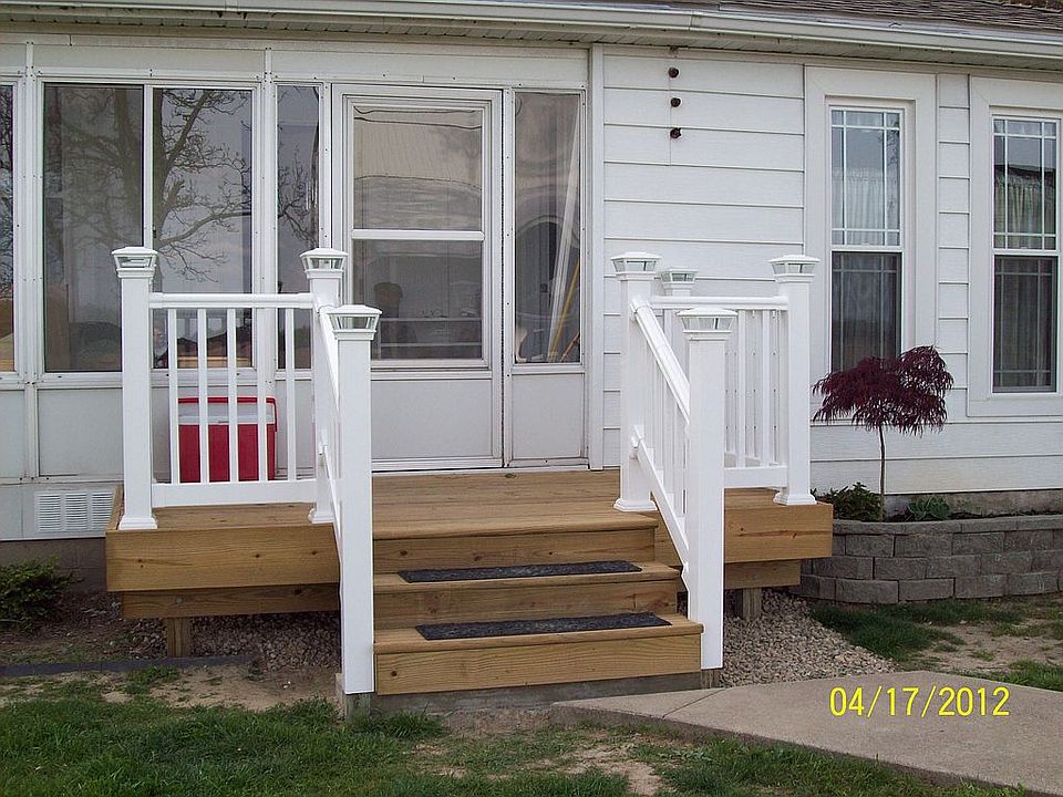 PORCH WITH SOLAR LIGHTING