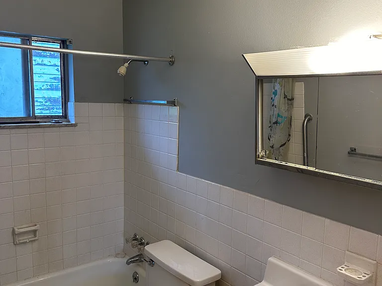 1233 Roslyn Ave #1233 — Photo 6