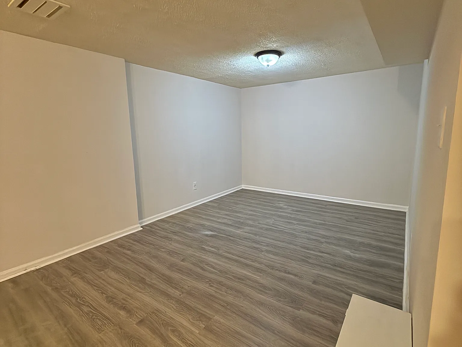 3 bed, 2425 sqft, $2,795 — Photo 2