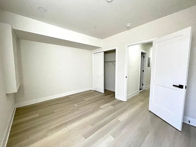 2511 E Tioga St #F8 — Photo 18