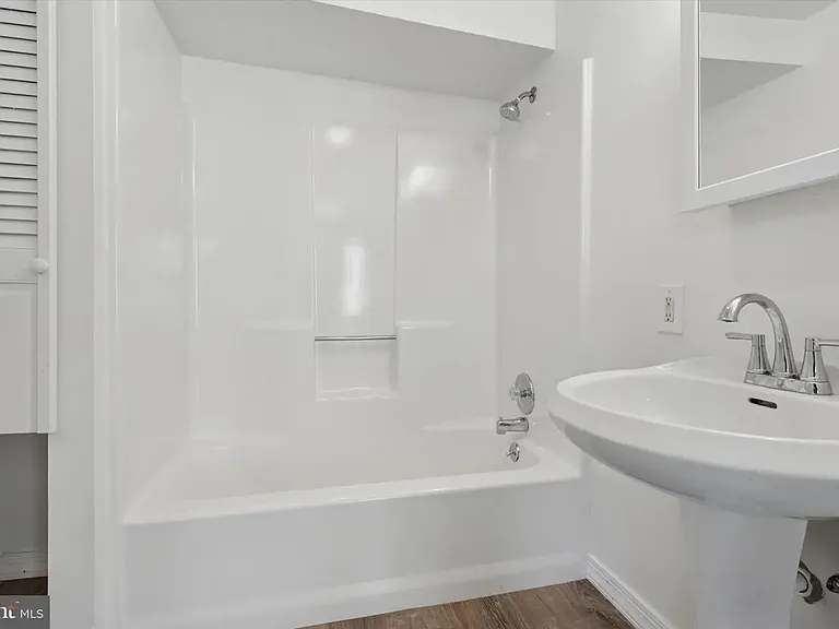 211 S Dupont Rd #B — Photo 7