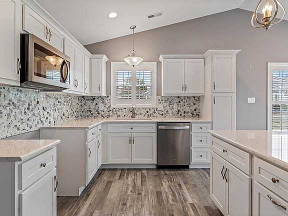 5th image of 106 Black Oak Dr