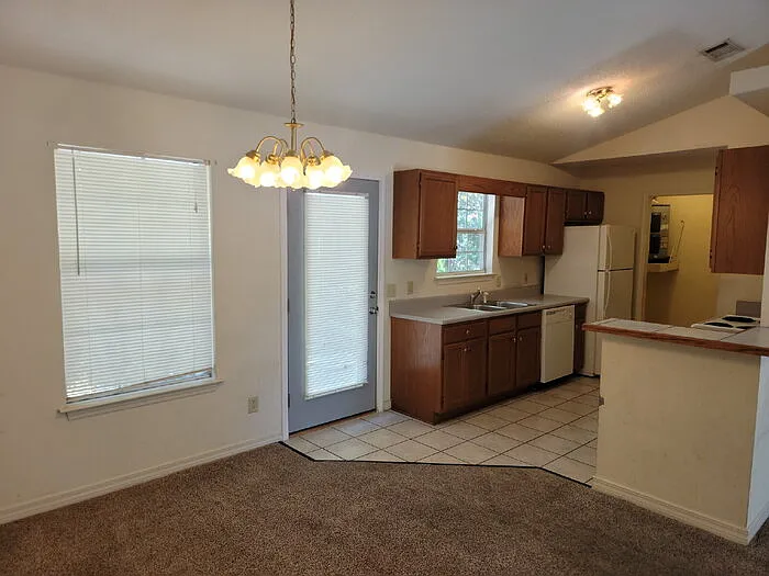 1000 Sable Dr #A — Photo 2