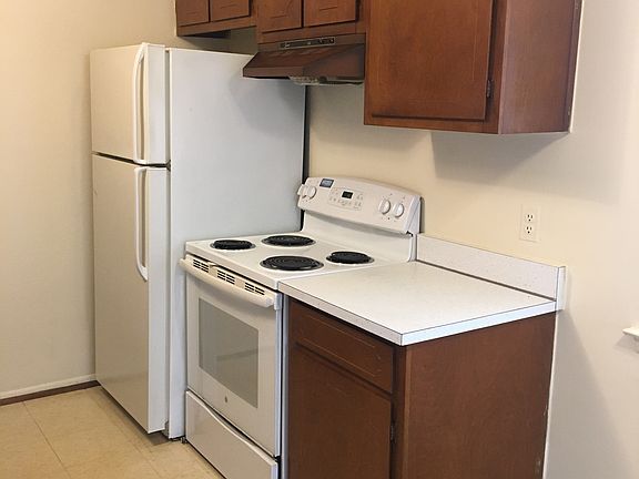 3rd image of 16200 Cleophus Ave
