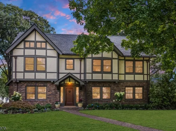 121 Christopher St, Montclair Twp., NJ 07042