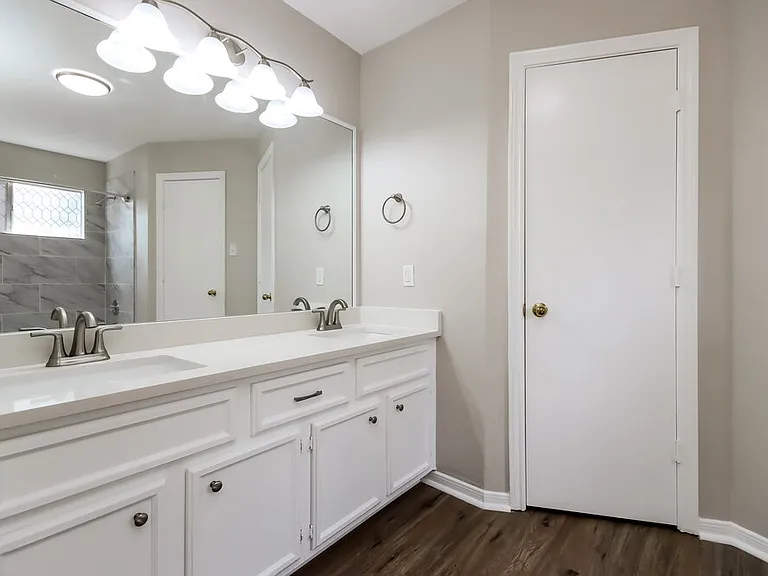 4010 Hunnington Dr — Photo 13