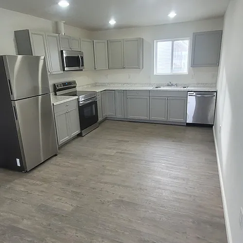 511-513 E 2nd St #511 Photo 1
