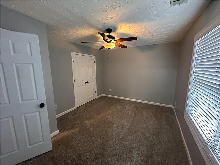 2025 Austin Park Cir — Photo 28