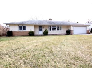 12223 Woodside Ct, Wauwatosa, WI 53226