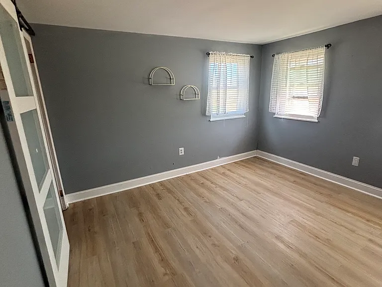 10 North Ave — Photo 10
