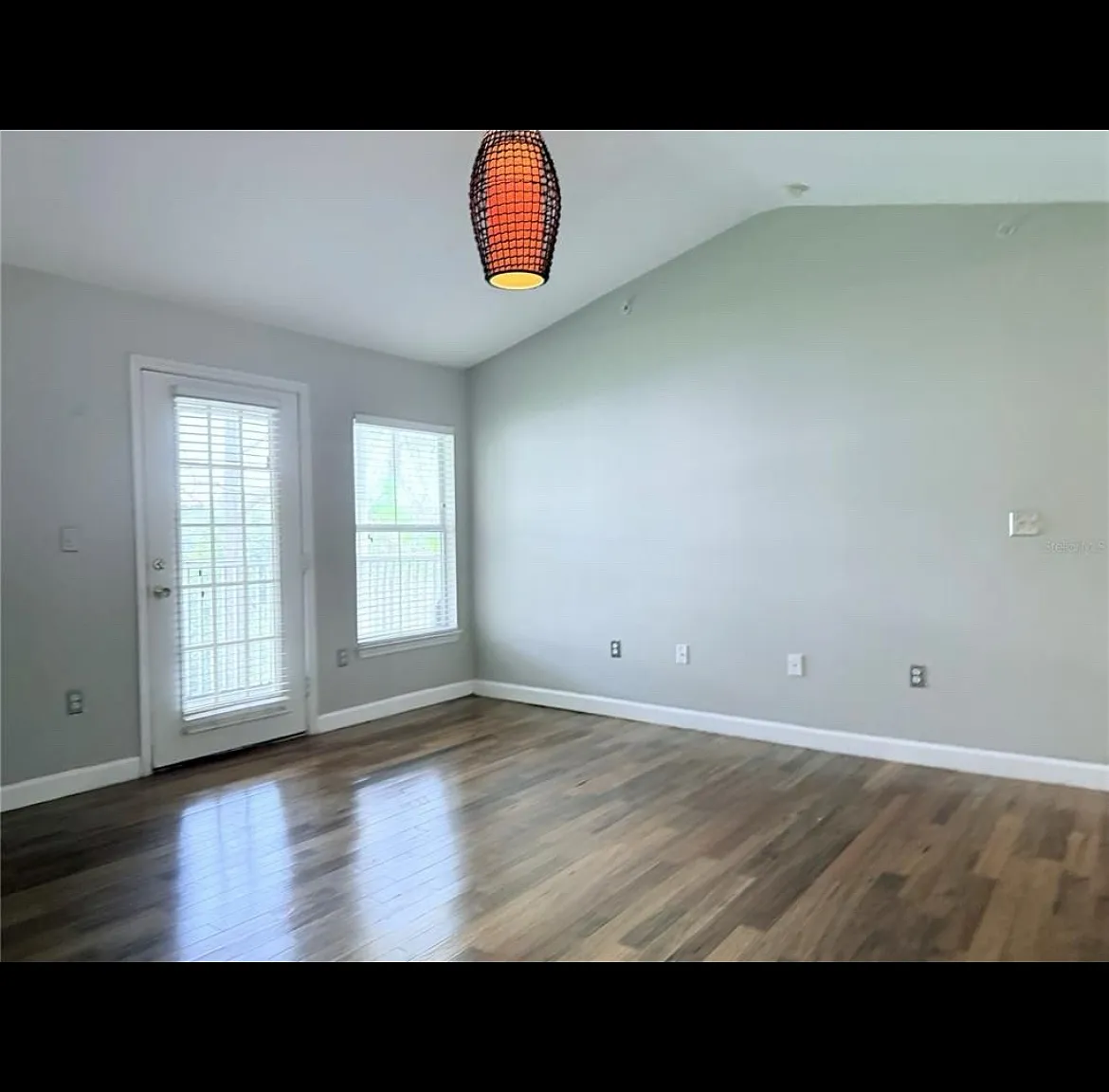 2 bed, 1133 sqft, $1,450 — Photo 2
