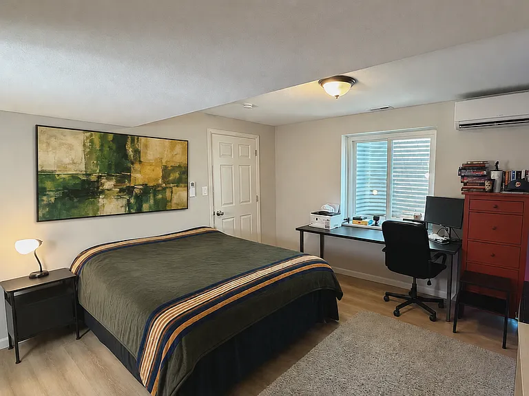 1545 Lodge Ln — Photo 3