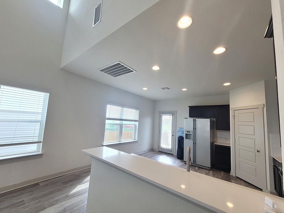 7701 Lowenfield Dr Austin TX Zillow Apartments for Rent in Austin