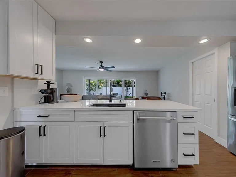 11602 Grove St — Photo 14