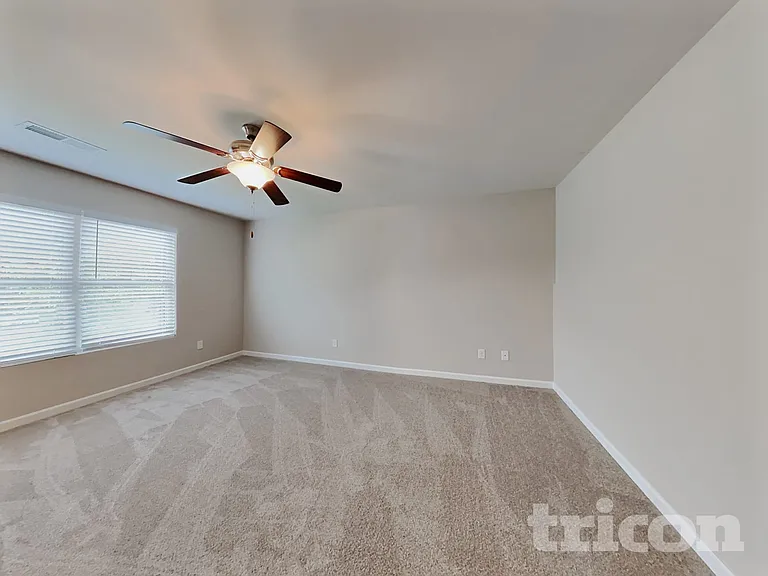 142 Daisy Cir — Photo 9