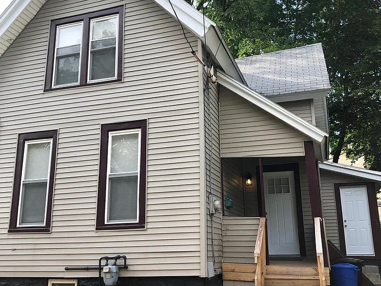 119 Henderson St — Photo 25