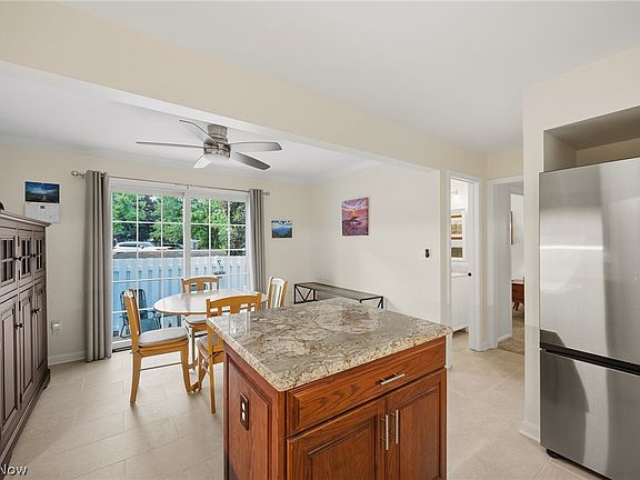 4th image of 25 Commons Ct