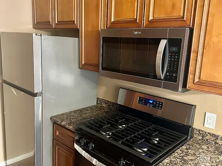 6620 Hazeltine Ave #110 — Photo 12