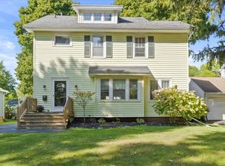 176 Elm Dr, Rochester, NY 14609