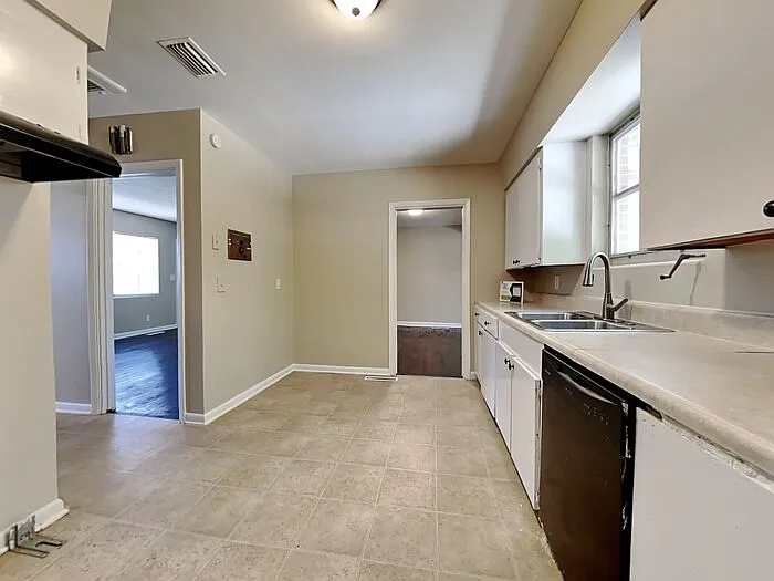 1332 Arlingwood Ave — Photo 5