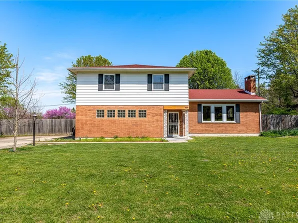 666 Omar Cir, Yellow Springs, OH 45387