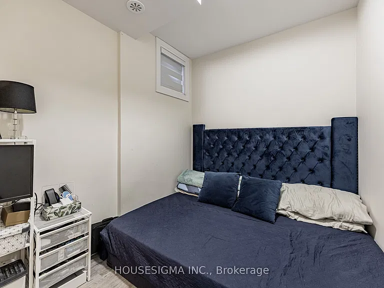 713 Lawrence Ave W #5 — Photo 21