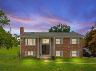 2013 Radford Dr, Woodbridge, VA 22191