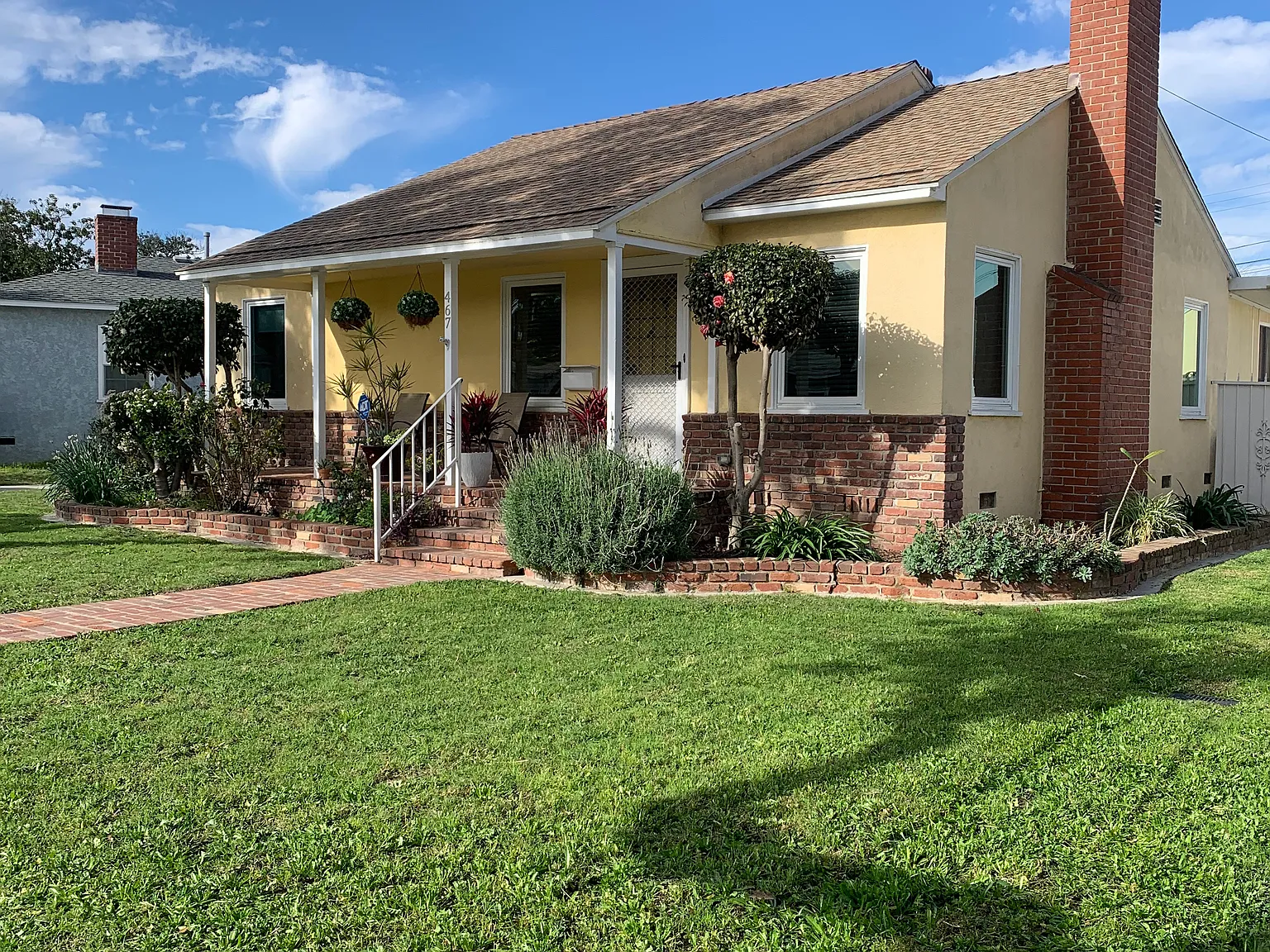 E 44th Cir, Long Beach — Photo 4