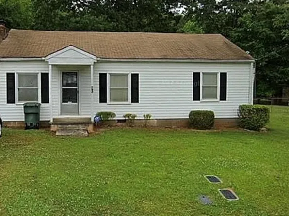 740 Log Cabin Dr, Gastonia, NC 28054