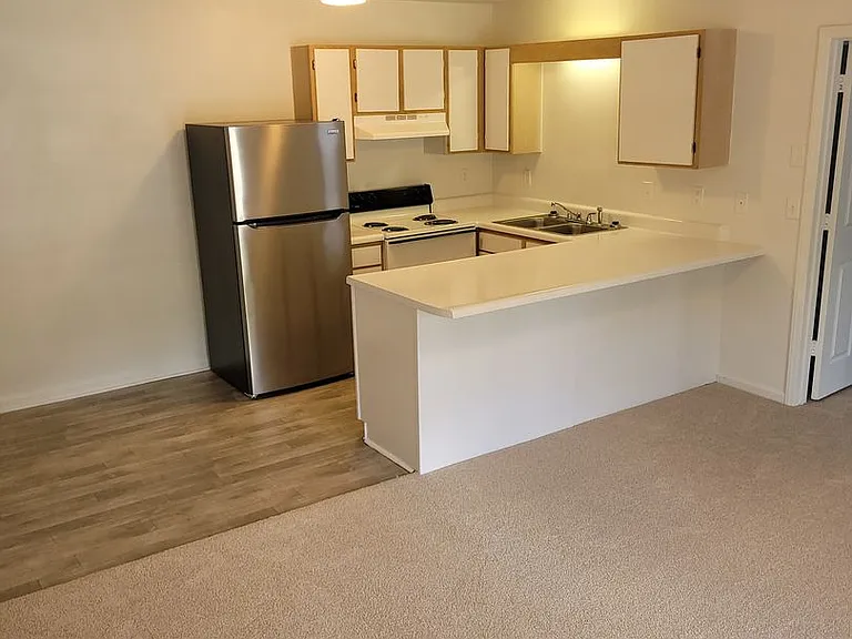 Arlington Apartments — Photo 69