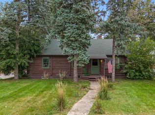 626 18th St W, Clear Lake, IA 50428