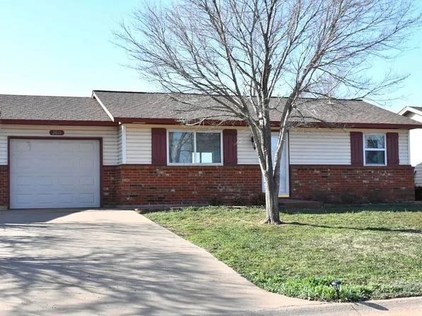 2813 Wildoak Cir, Enid, OK 73701