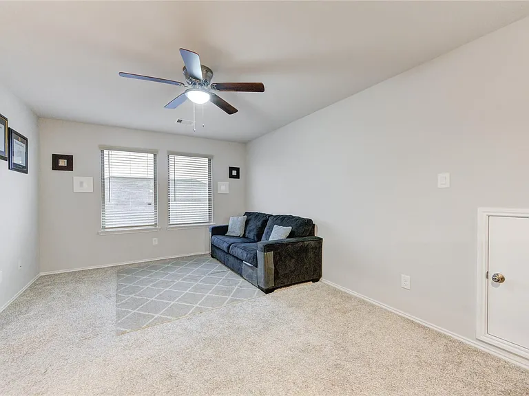 1615 Goose Island Ln — Photo 33
