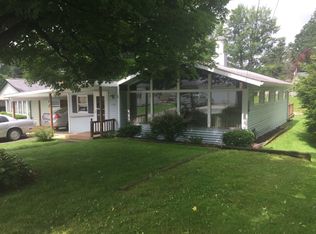 11709 Oakfield Rd, Conneaut Lake, PA 16316